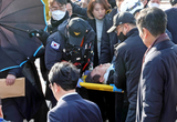 이재명 민주 대표 부산서 흉기 피습