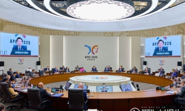 이재명 대통령, APEC 정상회의 '초청국과의 비공식 대화' 개최