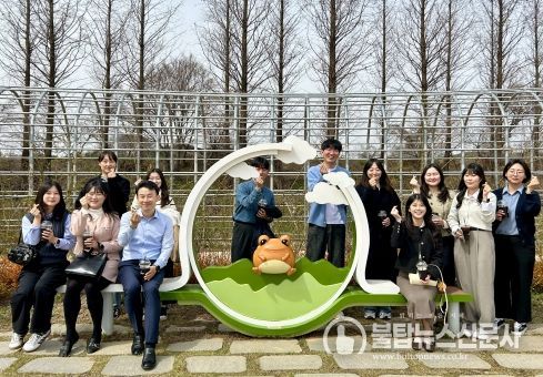 천안시 서북구가 27일 조직생활의 애로사항 등에 대한 소통과 공감 프로젝트인 ‘얘기어때?’프로젝트를 실시하고 있다.