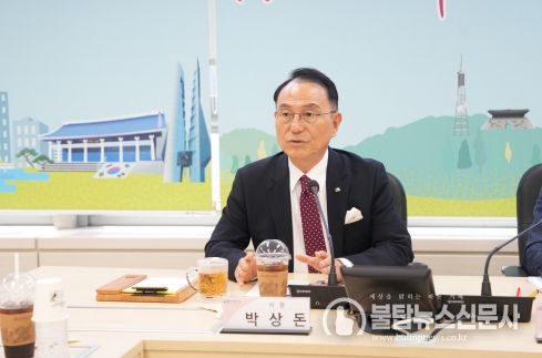 천안시가 20일 ‘성성아트센터 건립 구상용역 최종보고회’를 개최했다.