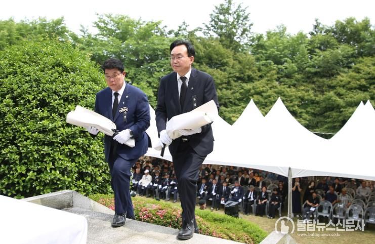 나주시가 제70회 현충일을 맞아 추념식을 거행했다.