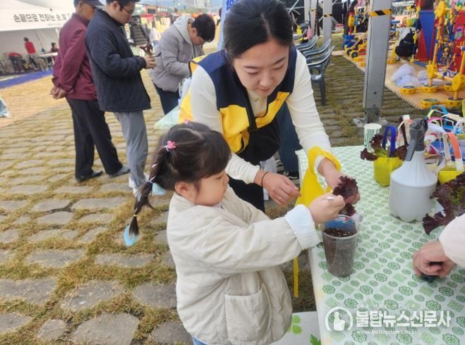 예천군, 폐현수막 재활용 화분주머니 식물심기 체험행사