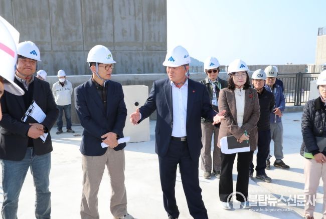 김완근 제주시장, 도의회 지적 현안 직접