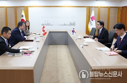 박형준 시장, 필립 라포튠 주한캐나다대사 접견