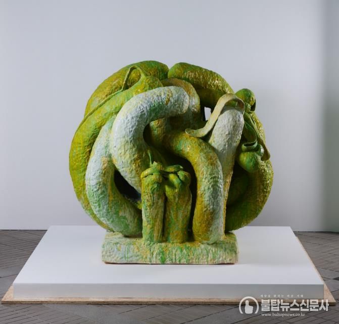 2024경기도자비엔날레_국제공모전_대상_위 매트 웨델(미국), 결실結實의 풍경,2017.